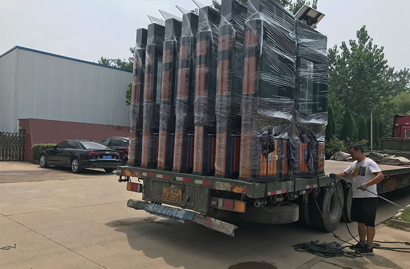 昆明型材太阳能+路牌广告垃圾箱！(图2)