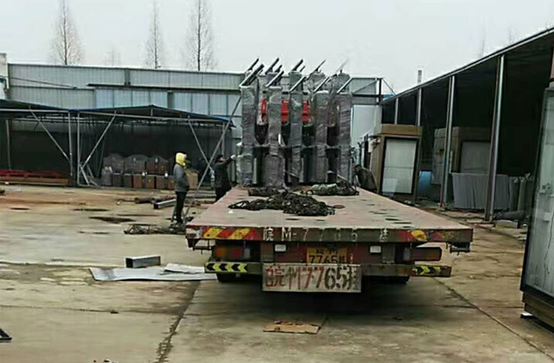 太阳能果皮灯箱发货